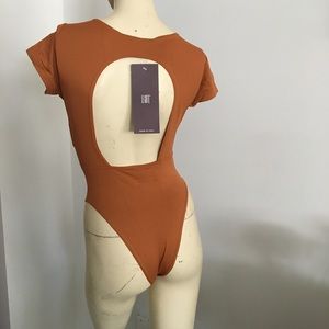 Vintage burnt orange Short sleeve high rise Bodysuit w/cutout back and beading